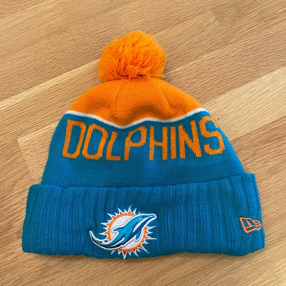 NFL Miami Dolphins Knit Hat w Pom Pom / New Era / Embroidered  Logo
